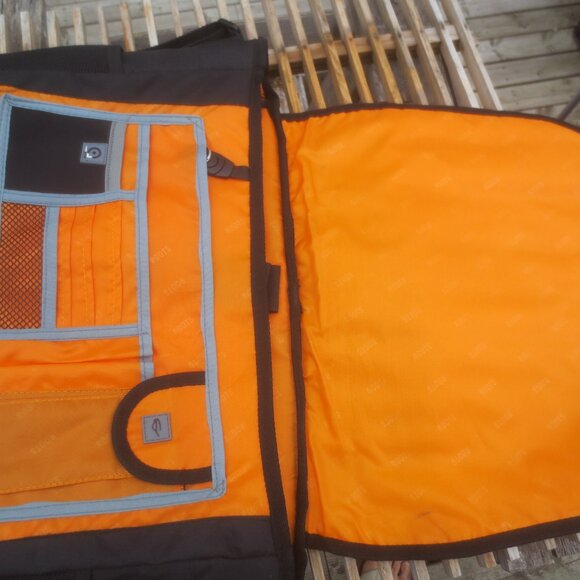 Roots Canada Messenger Laptop School Work Travel Bag Crossbody Bag. - Picture 6 of 10